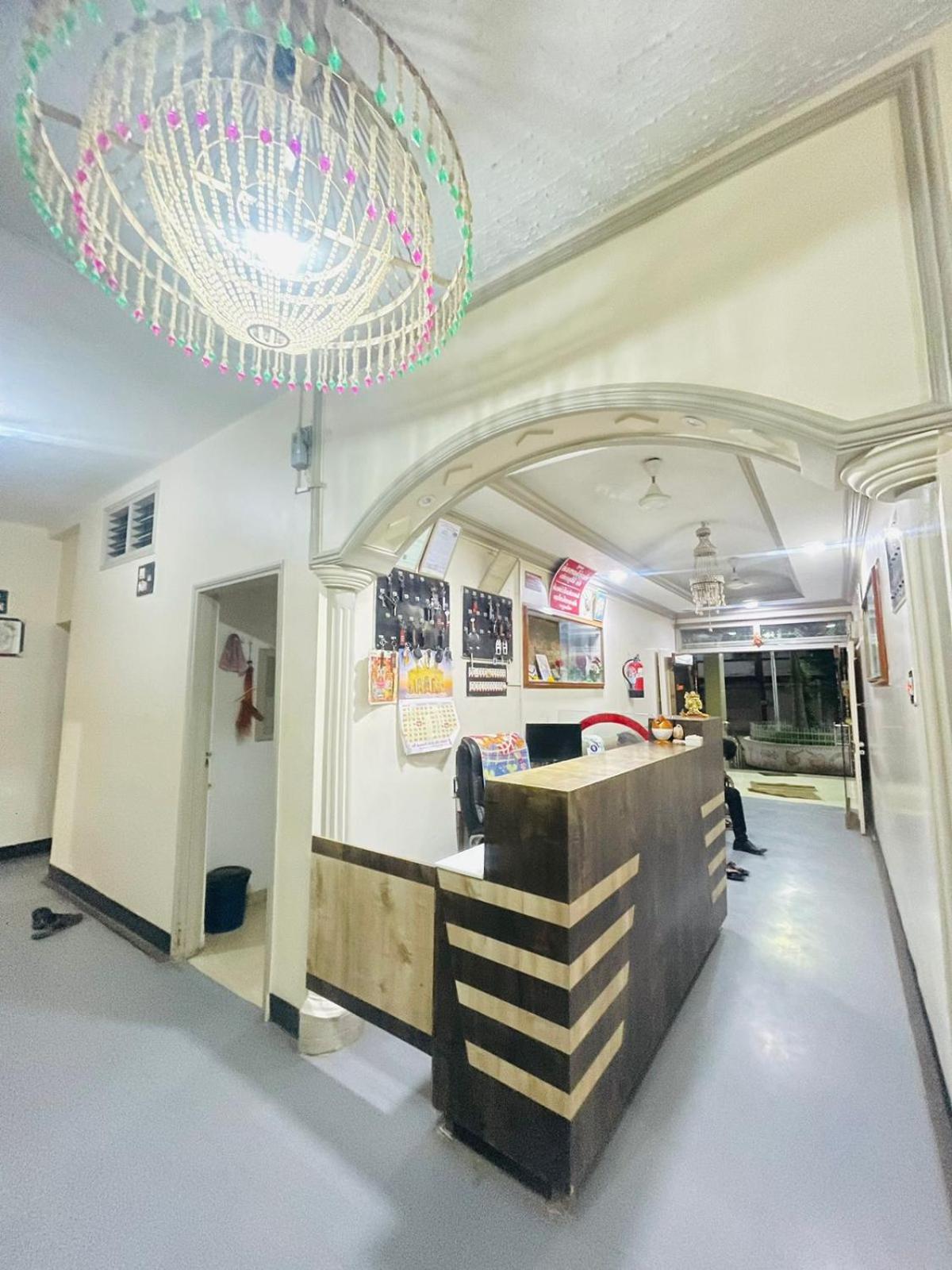 Hotel Rajdhani And Guest House Gujarat - Best Family Hotel In Halol Near Pavagadh And Halol Gidc Buitenkant foto