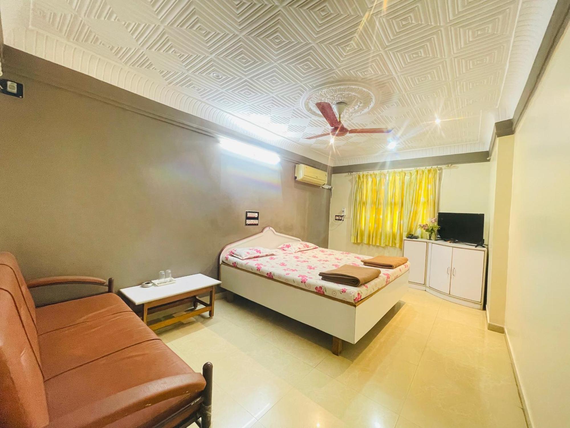 Hotel Rajdhani And Guest House Gujarat - Best Family Hotel In Halol Near Pavagadh And Halol Gidc Buitenkant foto